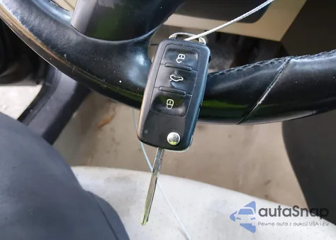 2013 Volkswagen Jetta 2.5L Se z USA, uszkodzony, nr VIN 3VWDP7AJ6DM437868